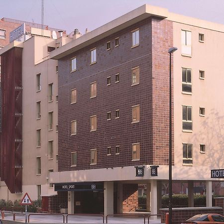 Nh Sport Hotel Zaragoza Bagian luar foto