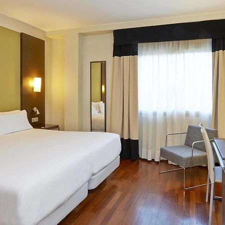 Nh Sport Hotel Zaragoza Bagian luar foto
