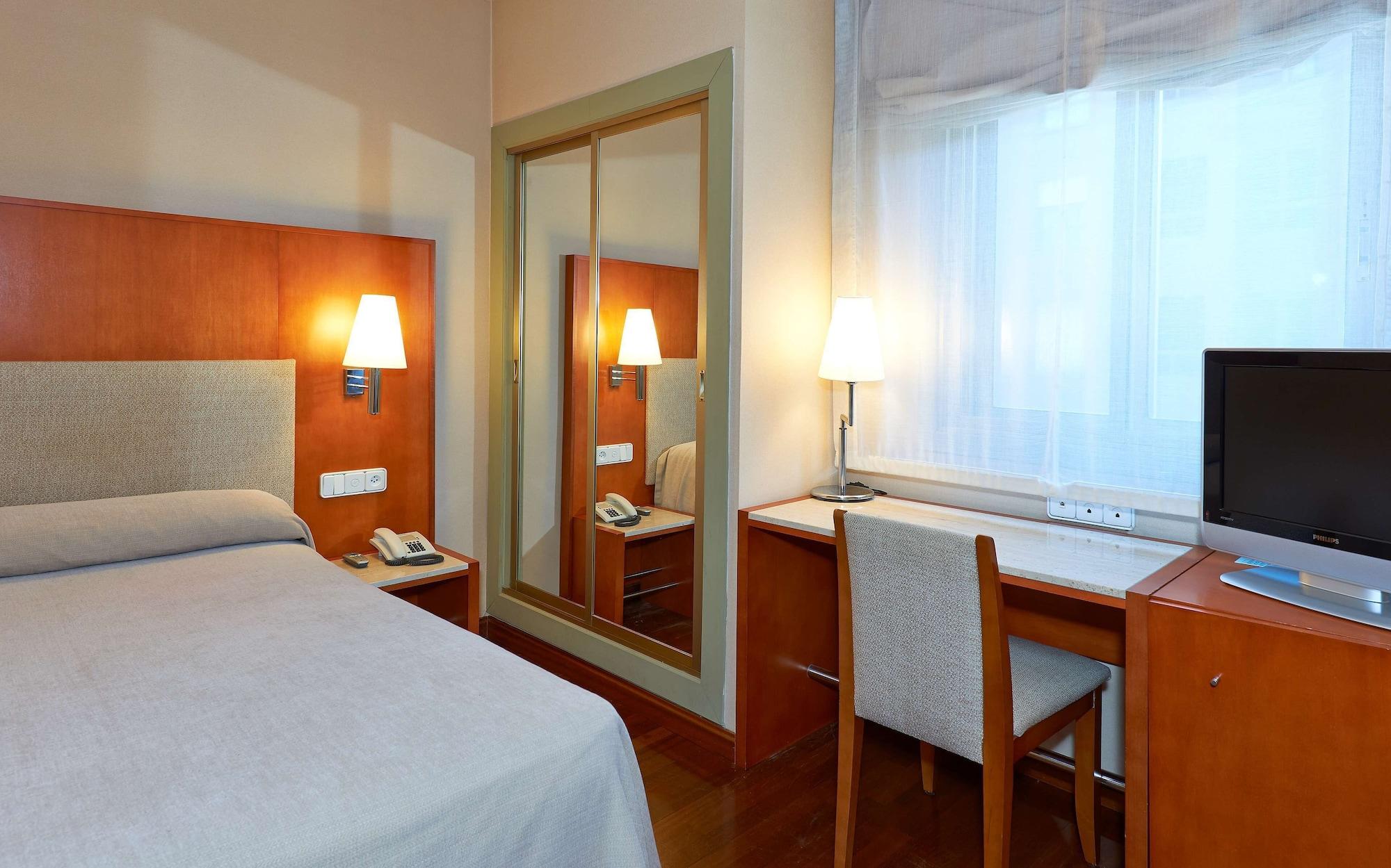 Nh Sport Hotel Zaragoza Bagian luar foto