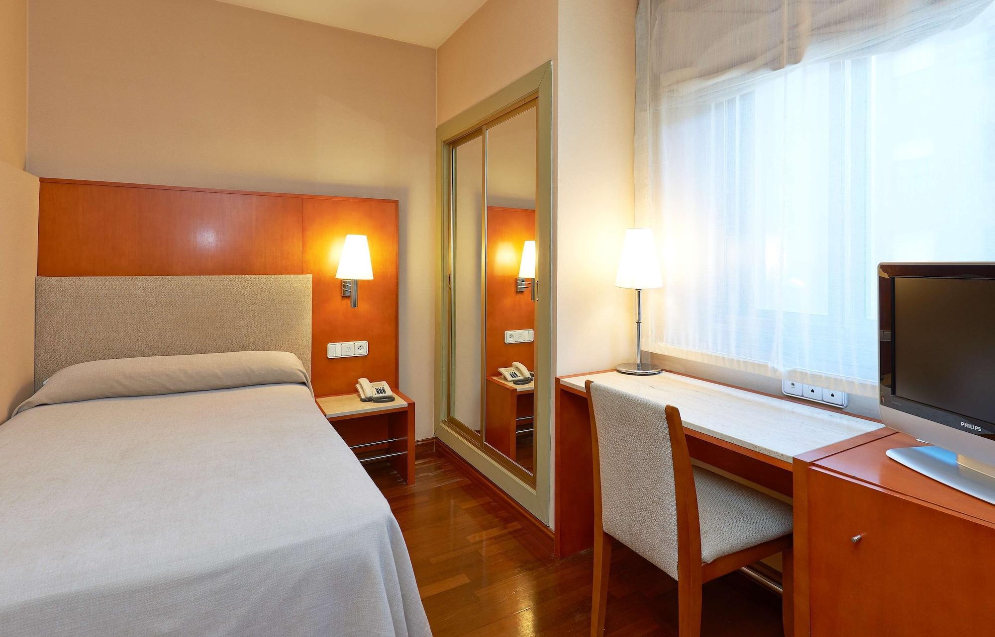 Nh Sport Hotel Zaragoza Bagian luar foto