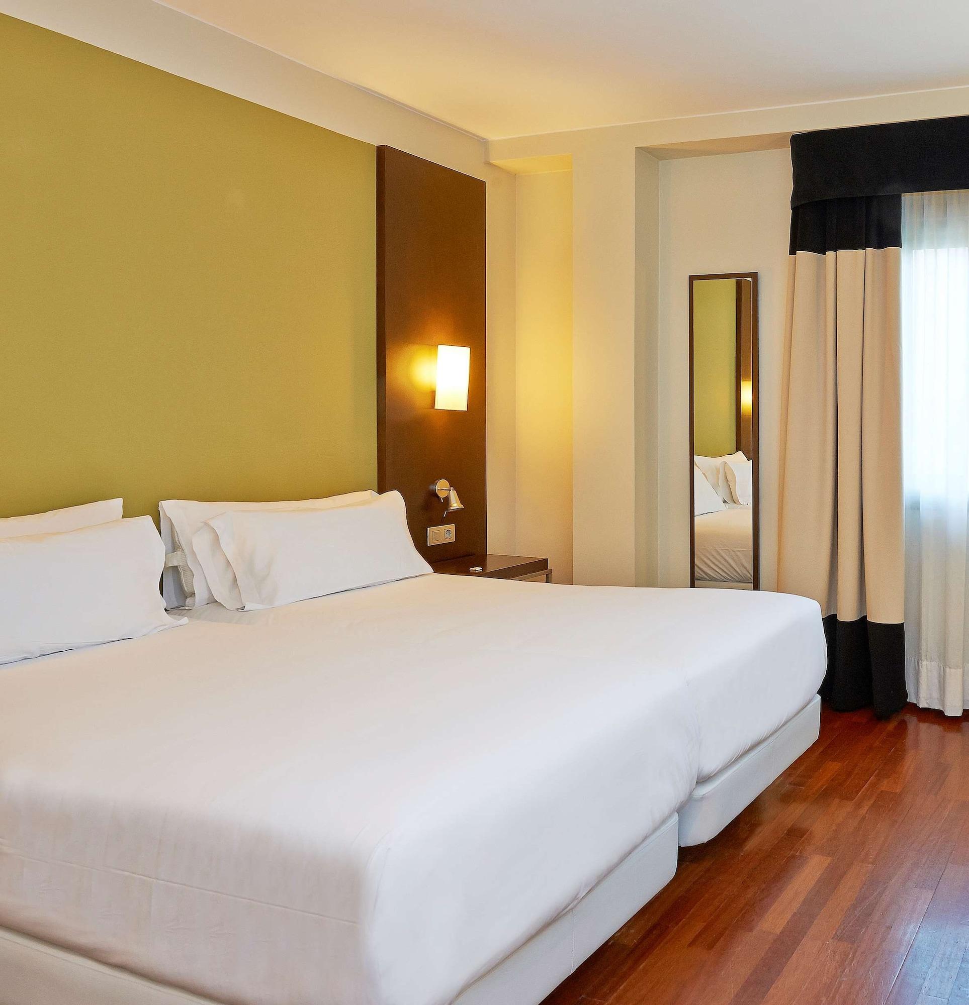 Nh Sport Hotel Zaragoza Bagian luar foto