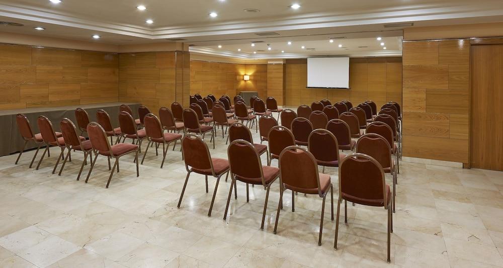 Nh Sport Hotel Zaragoza Bagian luar foto