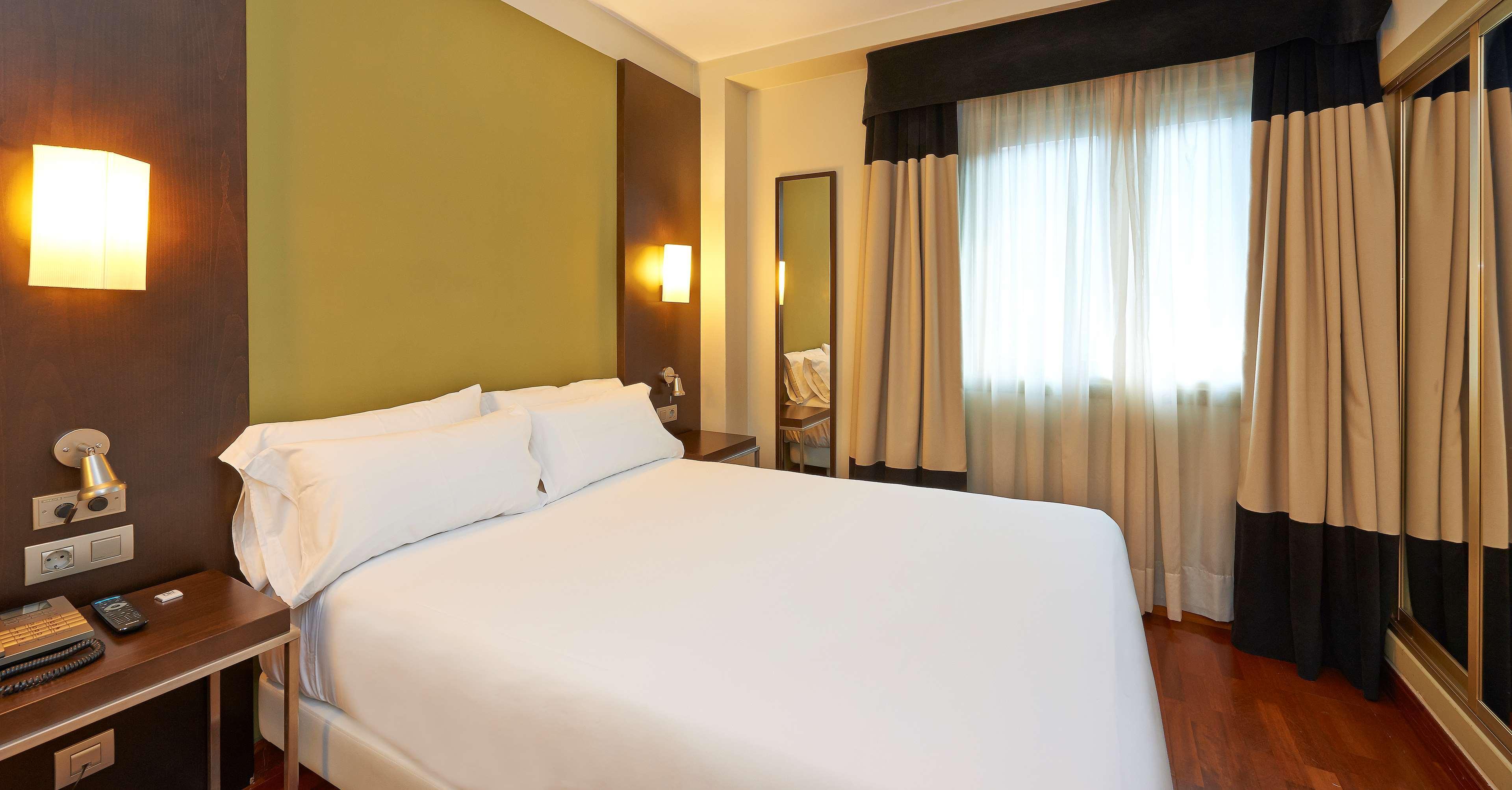 Nh Sport Hotel Zaragoza Bagian luar foto