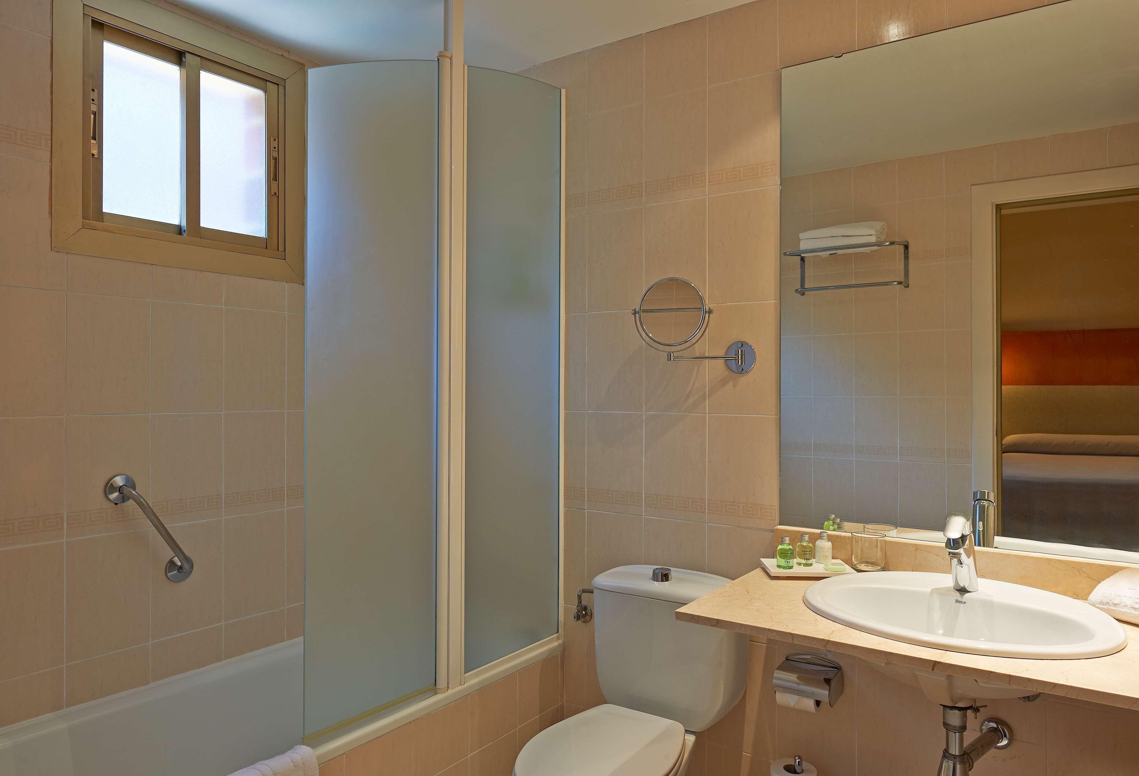 Nh Sport Hotel Zaragoza Bagian luar foto
