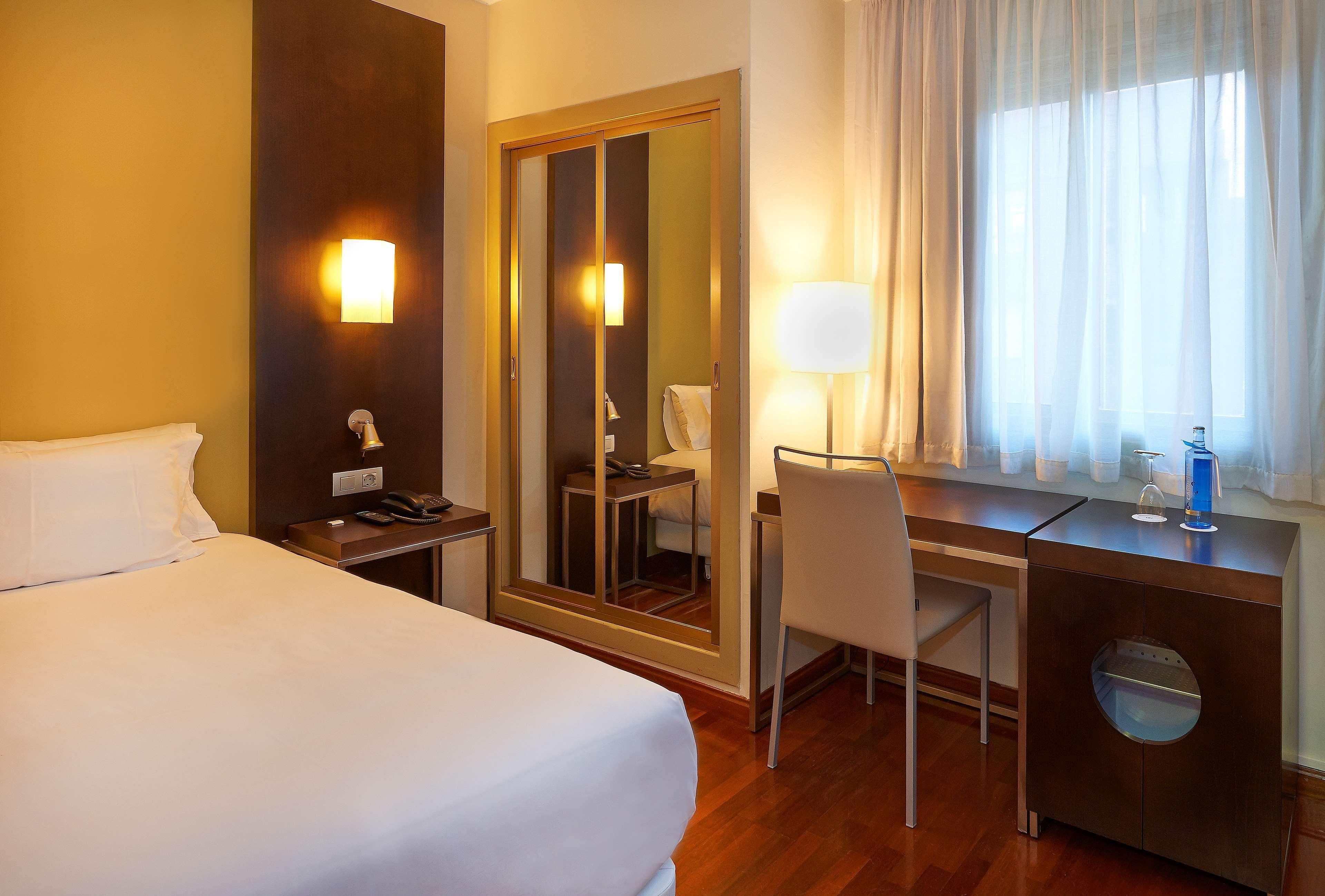 Nh Sport Hotel Zaragoza Bagian luar foto