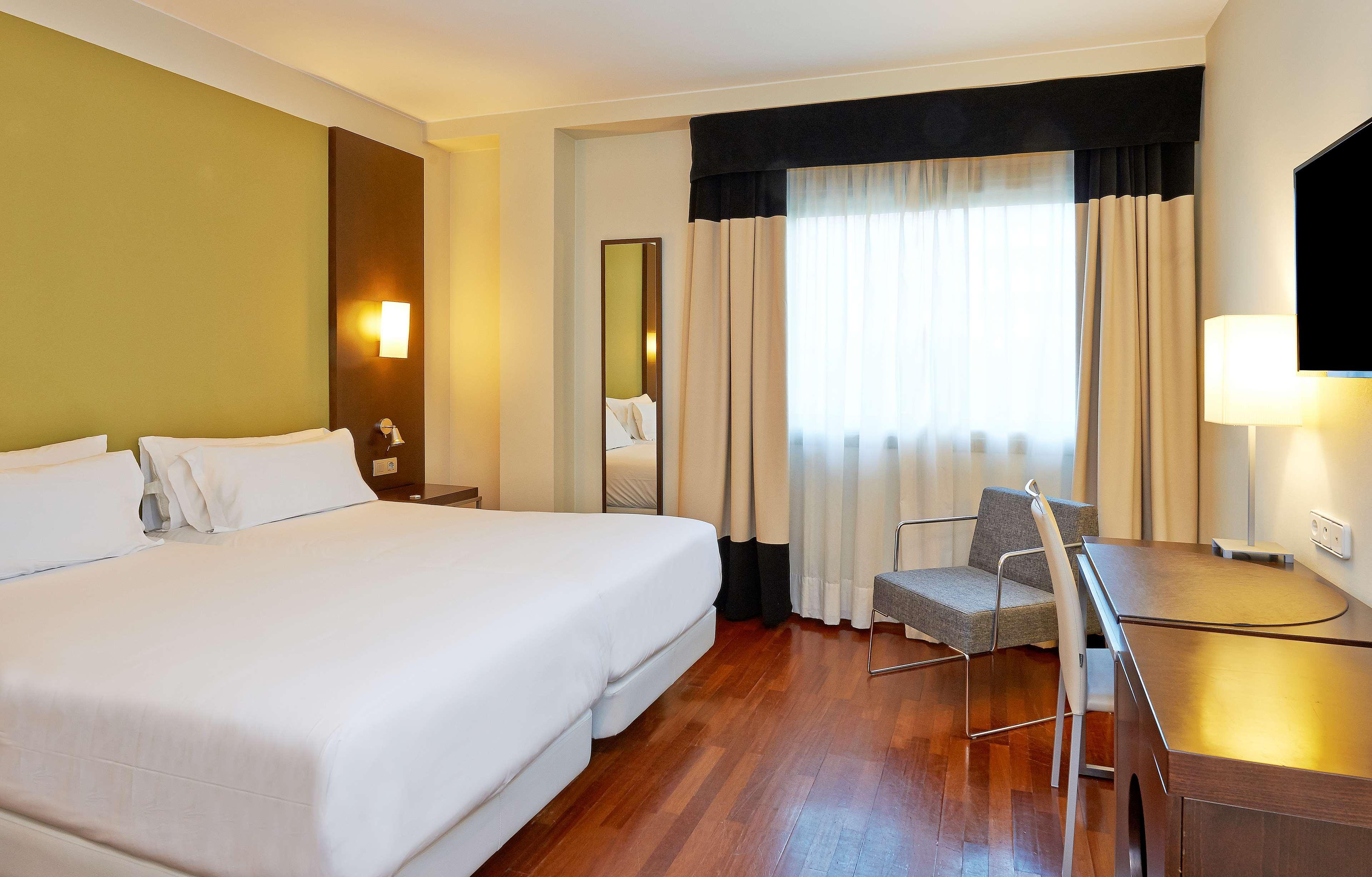 Nh Sport Hotel Zaragoza Bagian luar foto