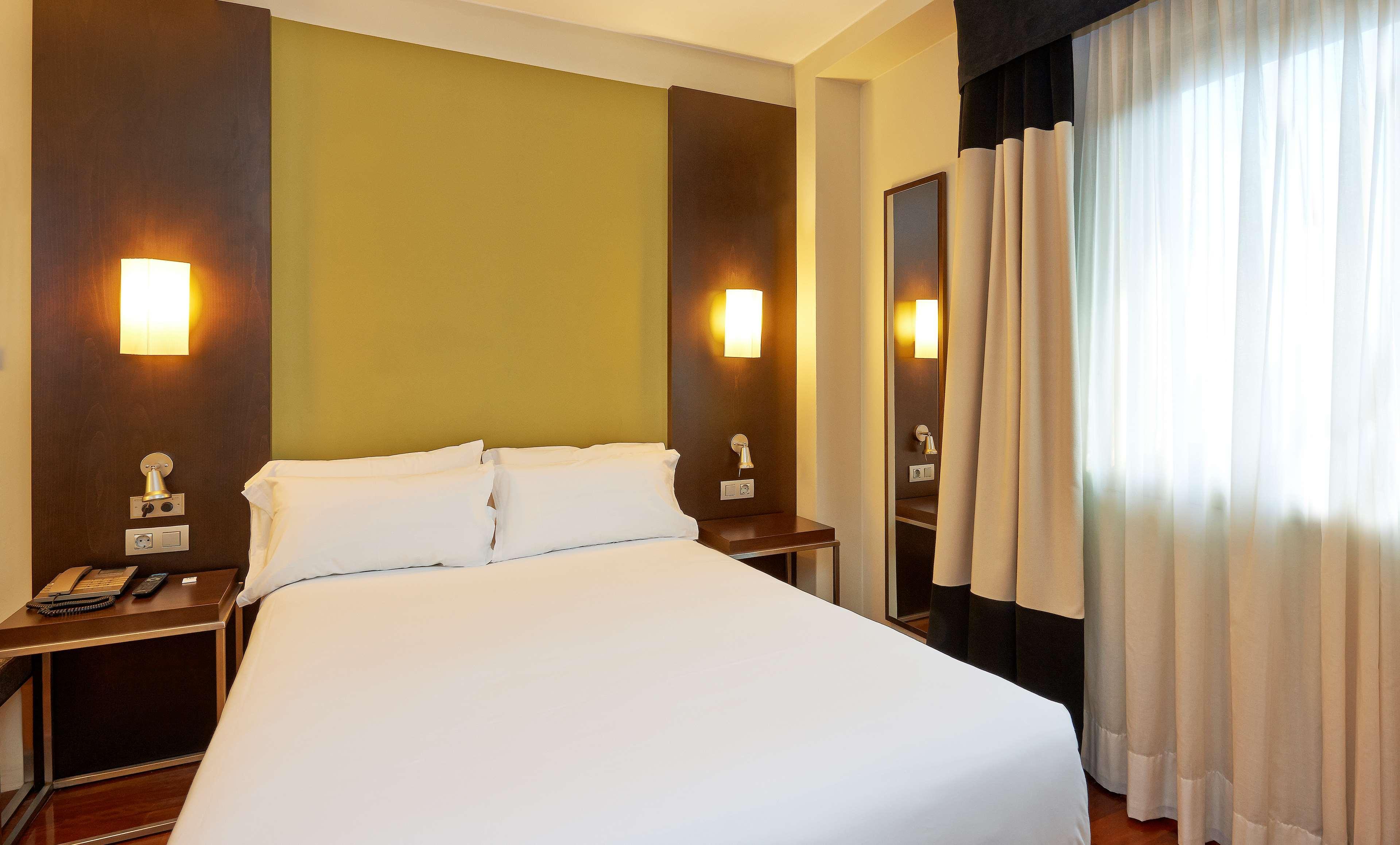 Nh Sport Hotel Zaragoza Bagian luar foto