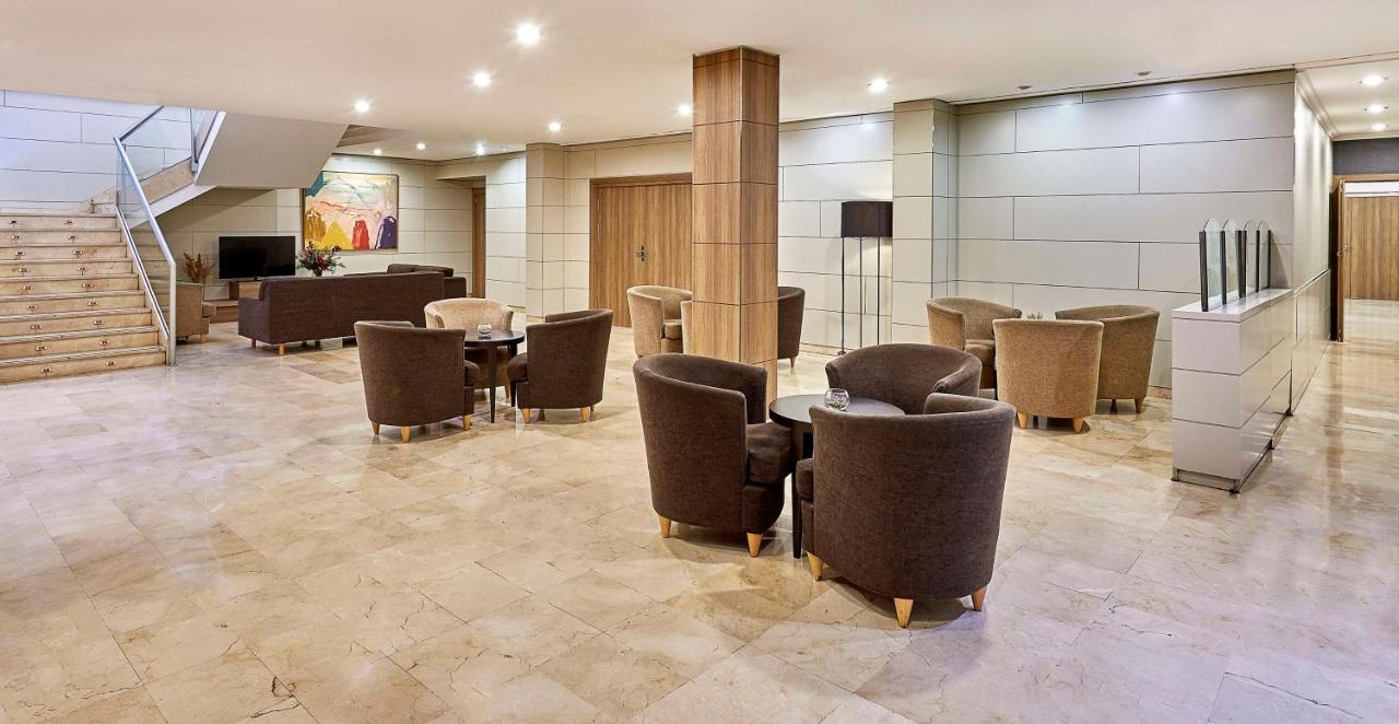 Nh Sport Hotel Zaragoza Bagian luar foto