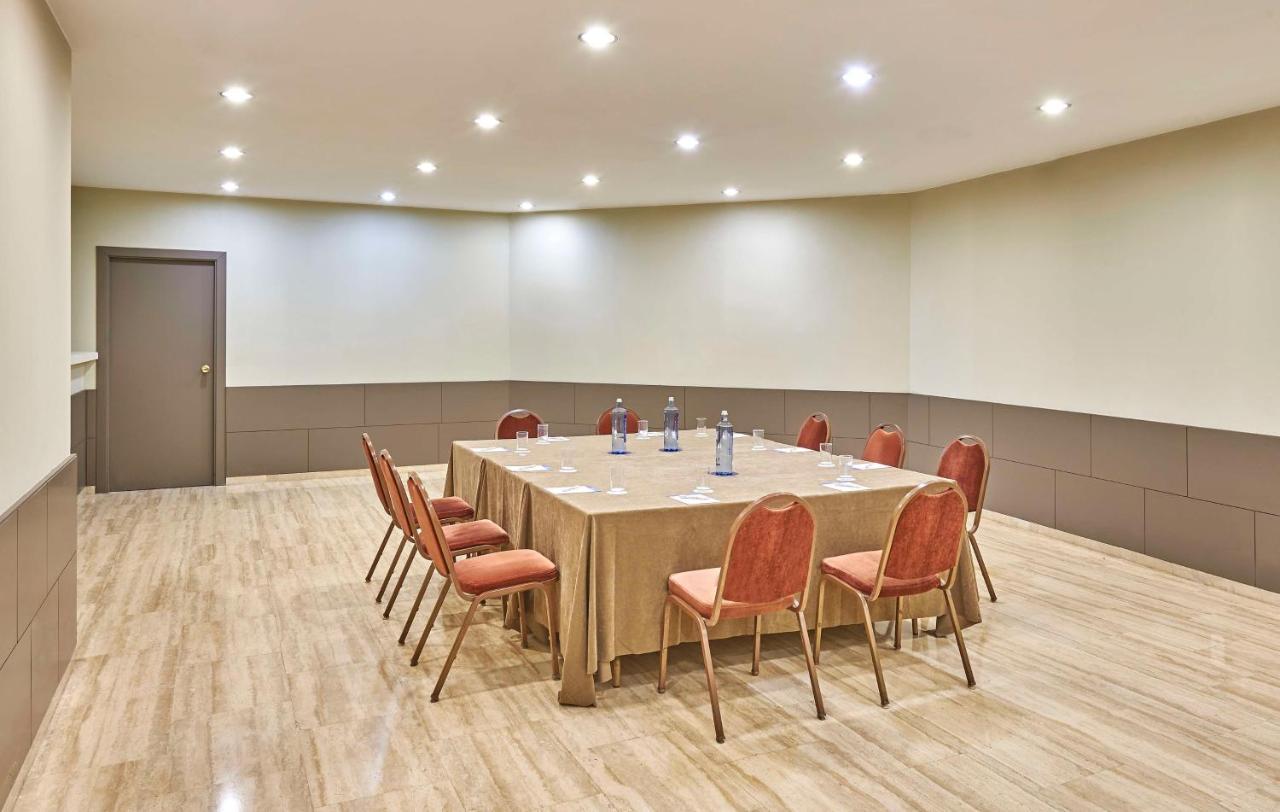 Nh Sport Hotel Zaragoza Bagian luar foto