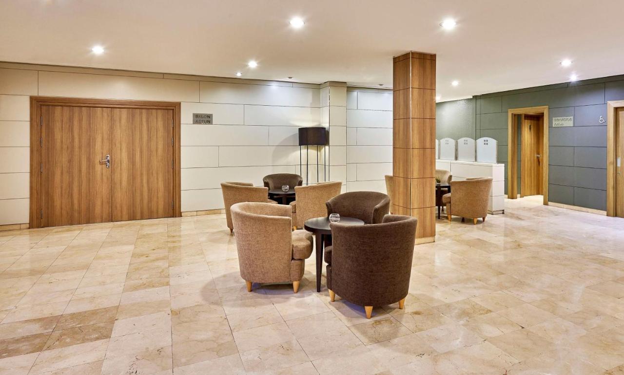 Nh Sport Hotel Zaragoza Bagian luar foto