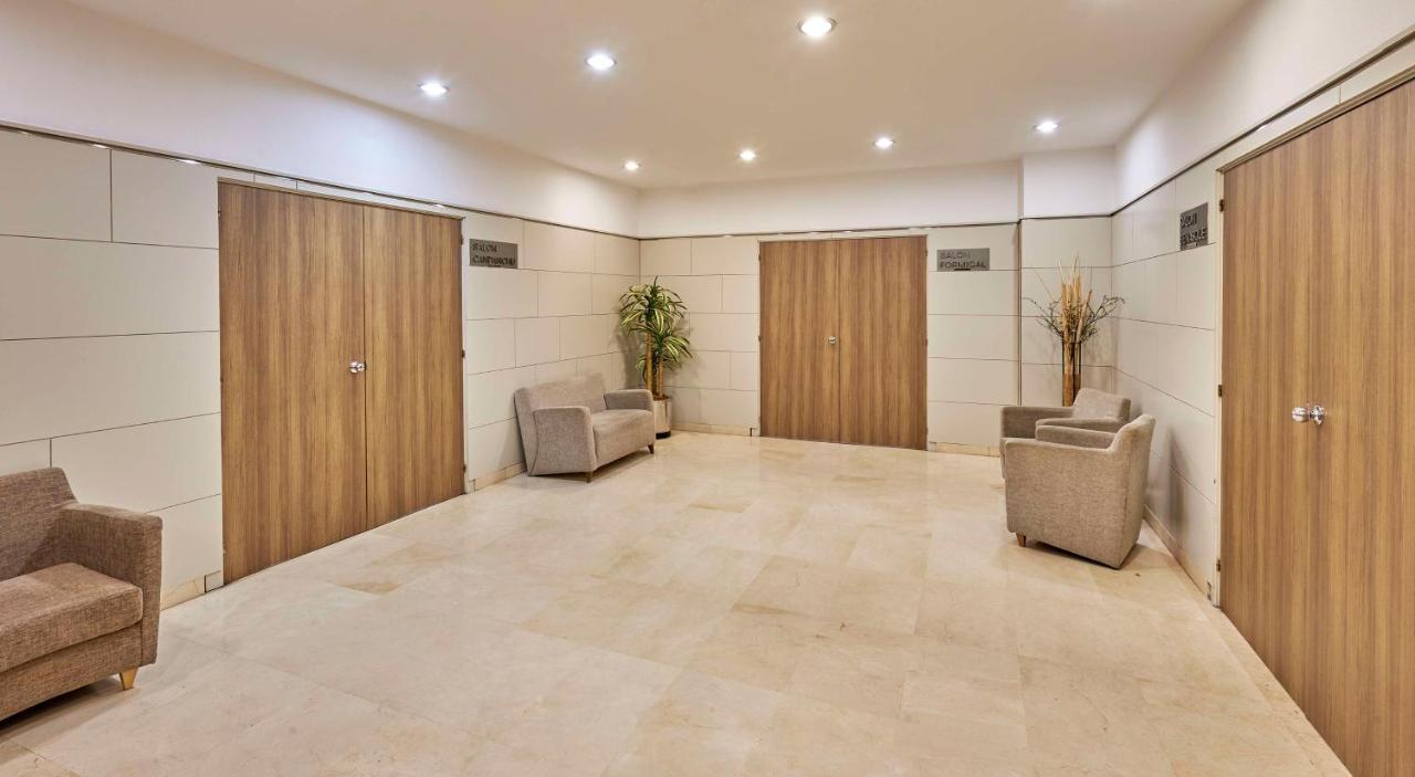 Nh Sport Hotel Zaragoza Bagian luar foto