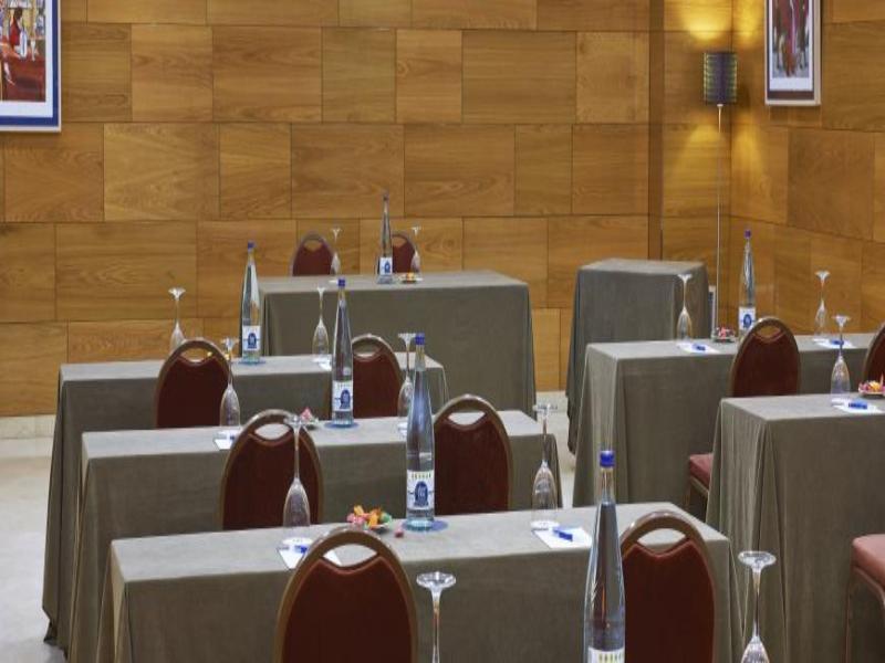Nh Sport Hotel Zaragoza Bagian luar foto