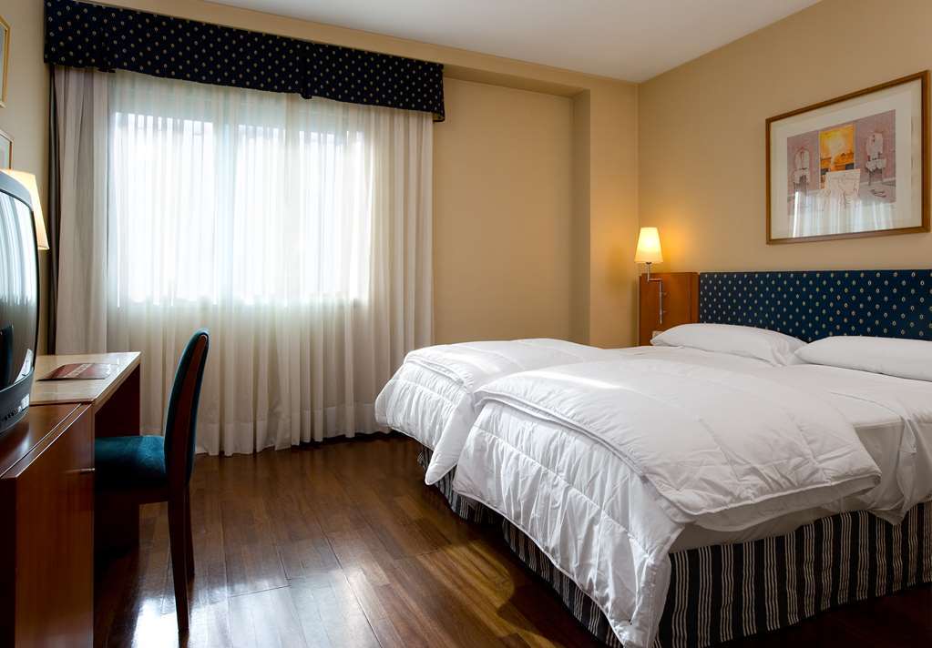 Nh Sport Hotel Zaragoza Ruang foto