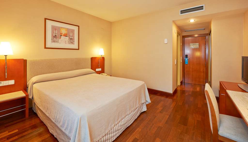 Nh Sport Hotel Zaragoza Ruang foto
