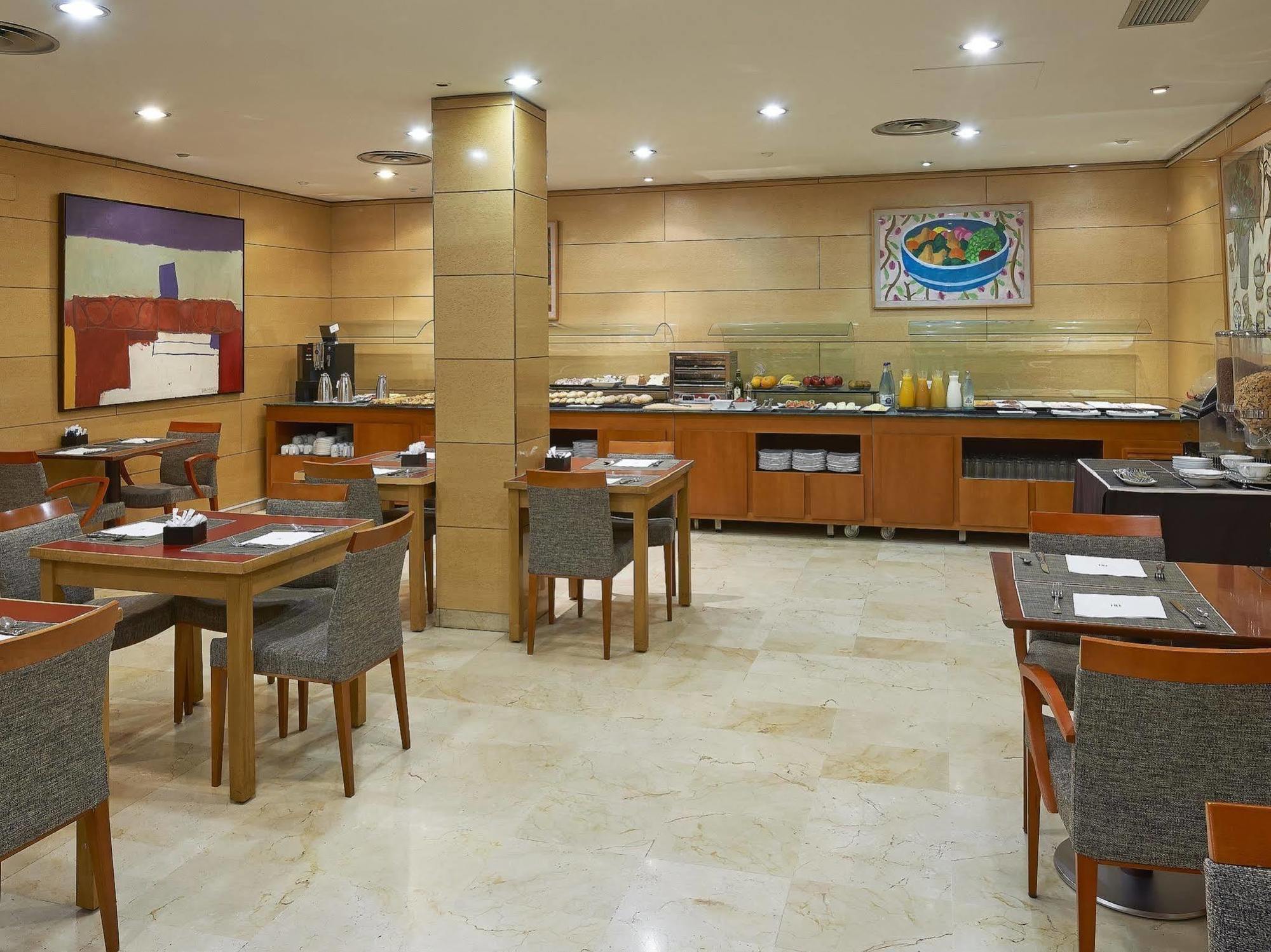 Nh Sport Hotel Zaragoza Bagian luar foto